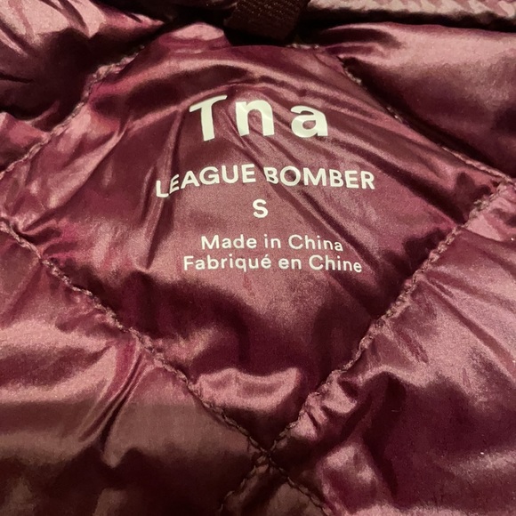 Aritzia TNA Down League Bomber Cranberry Small - Picture 6 of 11